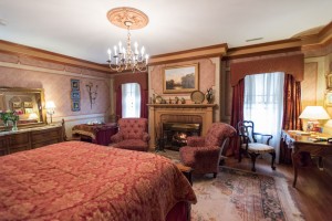 Ambassador's Room | Baltimore bed and breakfast room