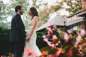 Wedding couple in garden, (C) Lindsay Hite / www.readyluck.com