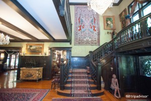 Main staircase in foyer