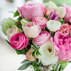 Spring bridal bouquet | Gramercy Mansion April garden wedding | Gramercy Mansion | Mary Brunst Photography