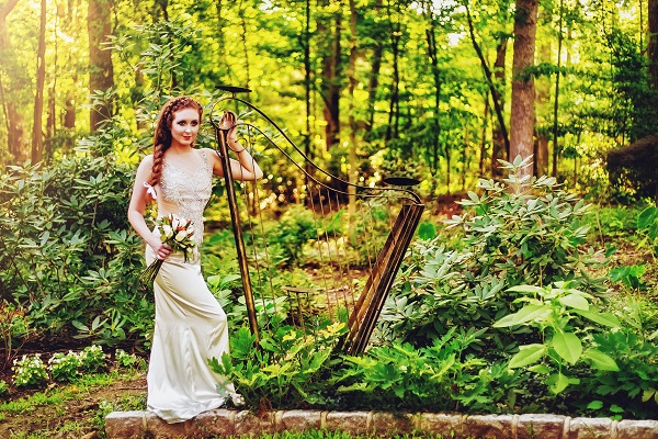 Photos by Cesar Chavez Photography | Stylized bridal photo shoot at Gramercy Mansion