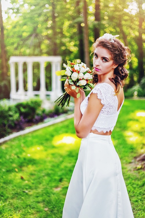 Photos by Cesar Chavez Photography | Stylized bridal photo shoot at Gramercy Mansion