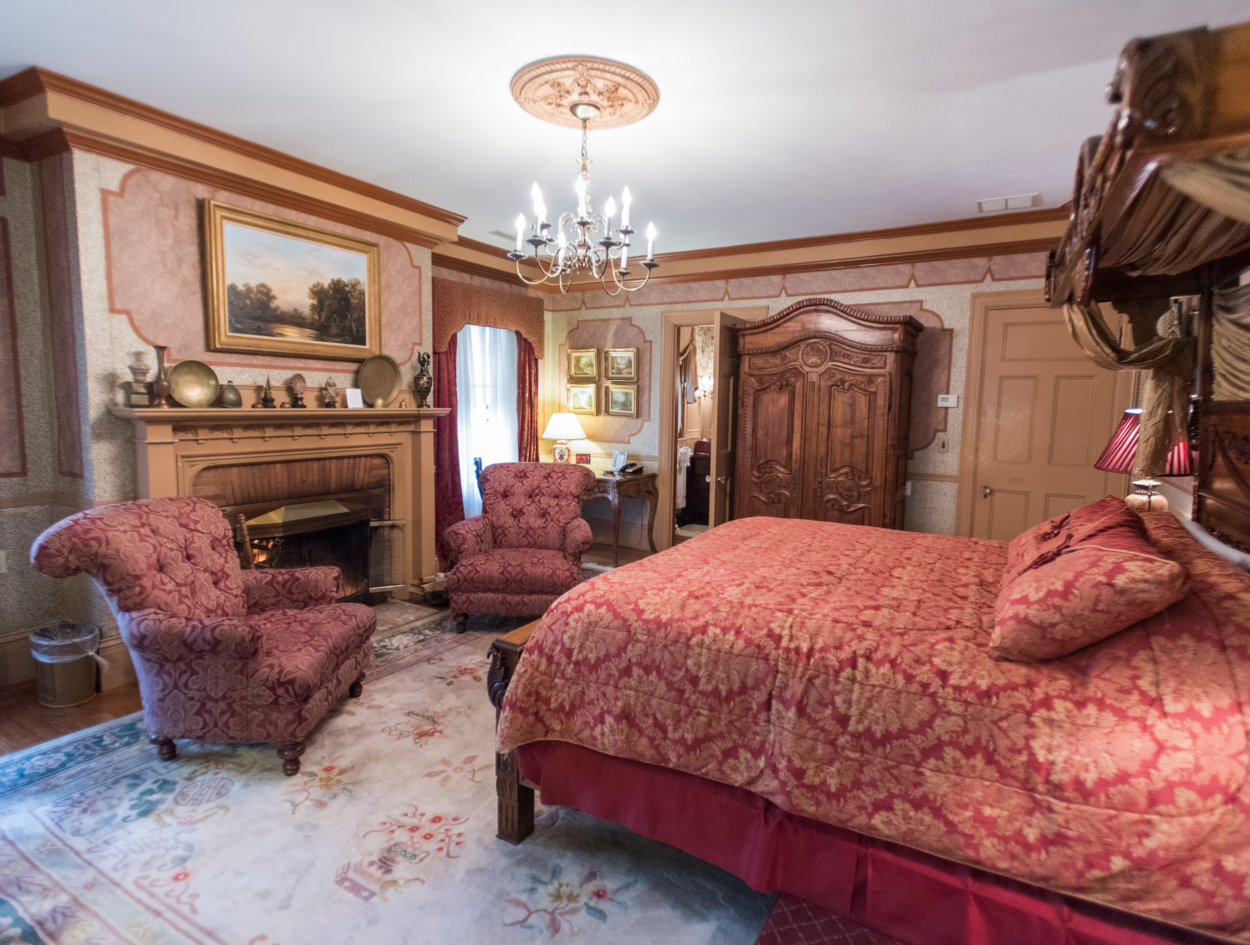 Ambassador's Room | Baltimore, MD Bed & Breakfast